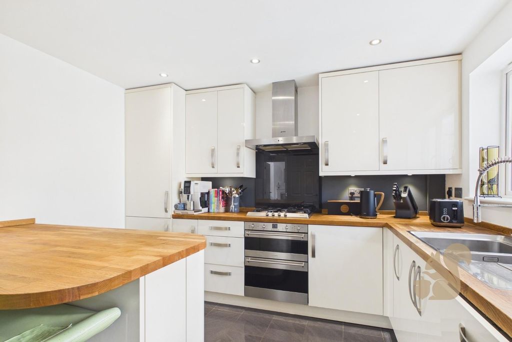 Property photo 3 of 22 Cam01814G0-Pr0087-Still002.Jpg