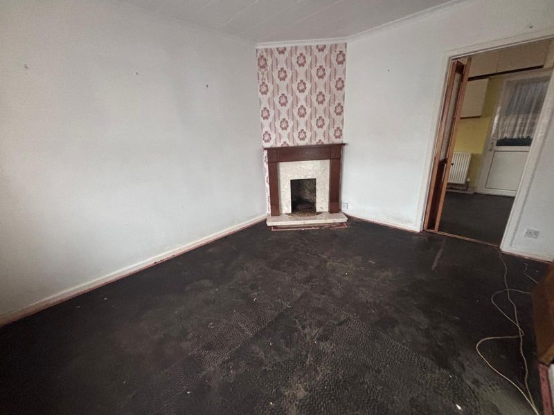 Property photo 3 of 16 Dining Room