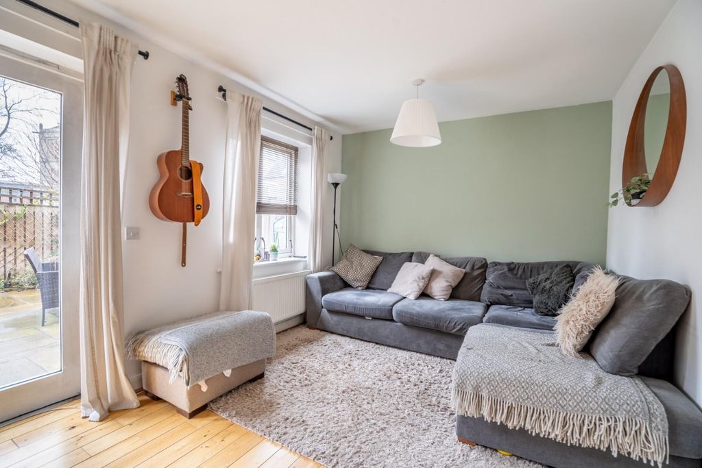 Property photo 2 of 17 Rs-12.Jpg