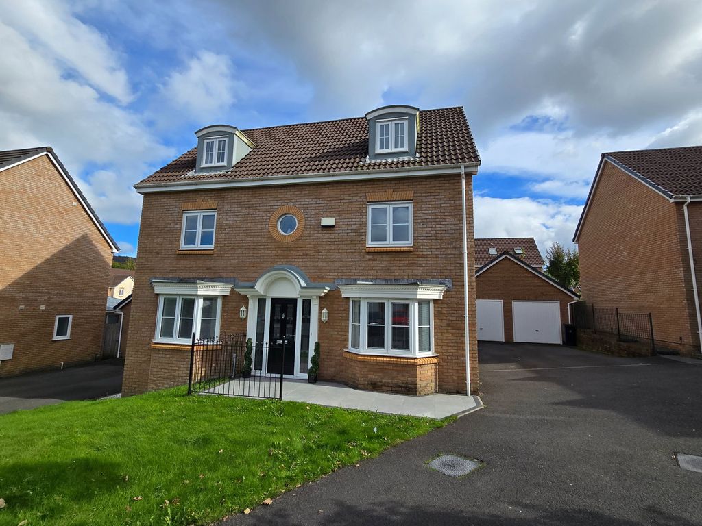 Property photo 1 of 24