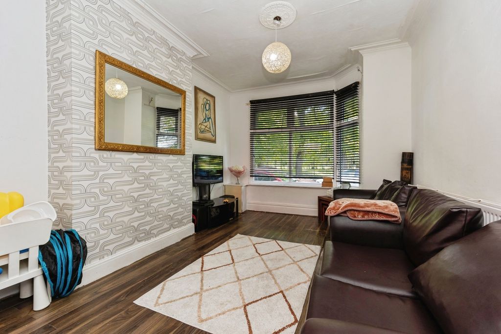 Property photo 2 of 24 Pbox-Img.Jpg