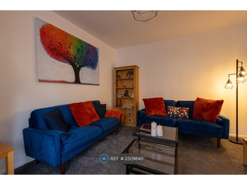 Property photo 2 of 28
