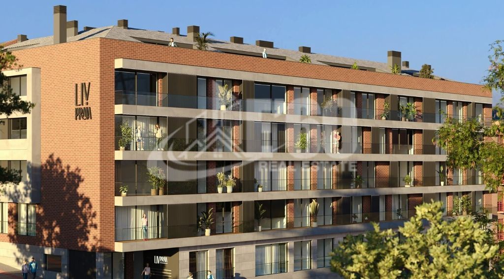 Property photo 1 of 12 T2 In Espinho Near The Beach