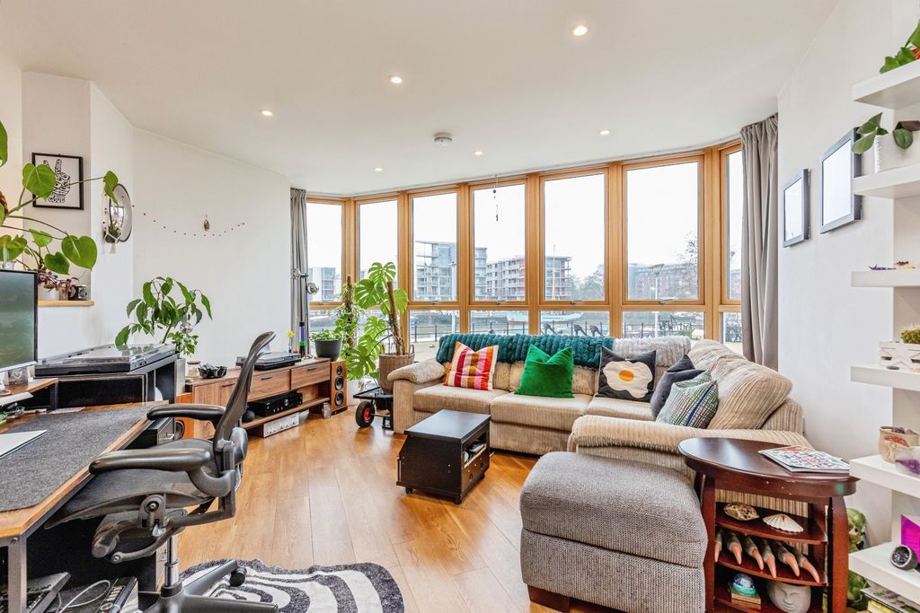 Property photo 1 of 13 Pbox-Img.Jpg