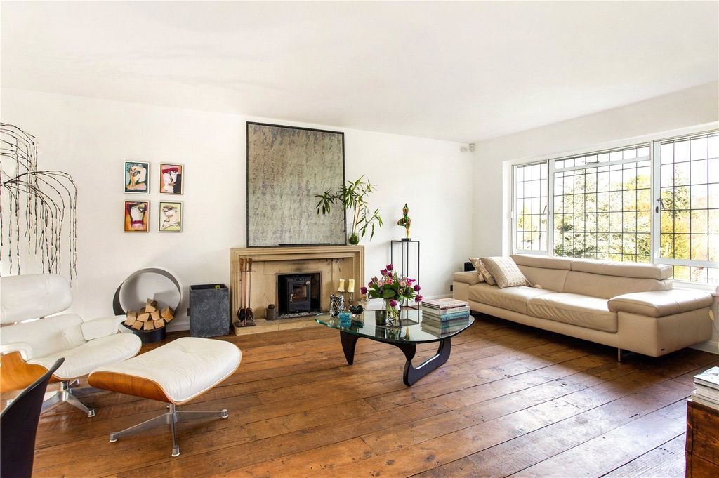 Property photo 3 of 15 Living Room