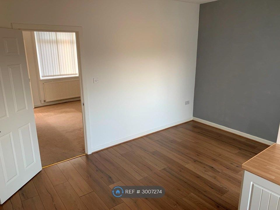 Property photo 3 of 8 Dining Room