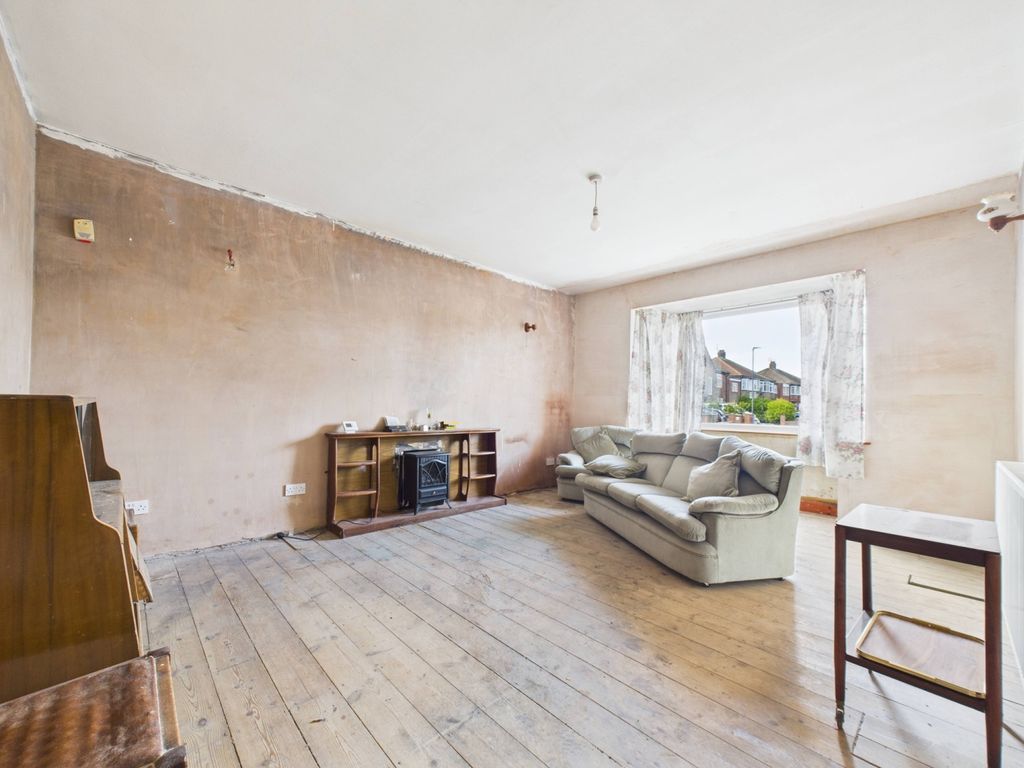 Property photo 3 of 11 Cam02195G0-Pr0097-Still010