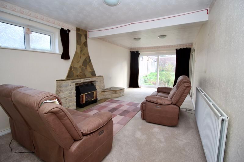 Property photo 3 of 11 Living Room