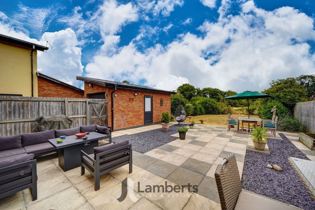 Property photo 2 of 34 Rear Garden