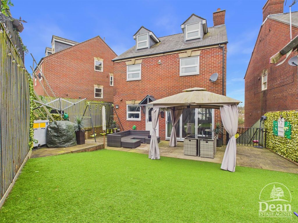 Property photo 2 of 29