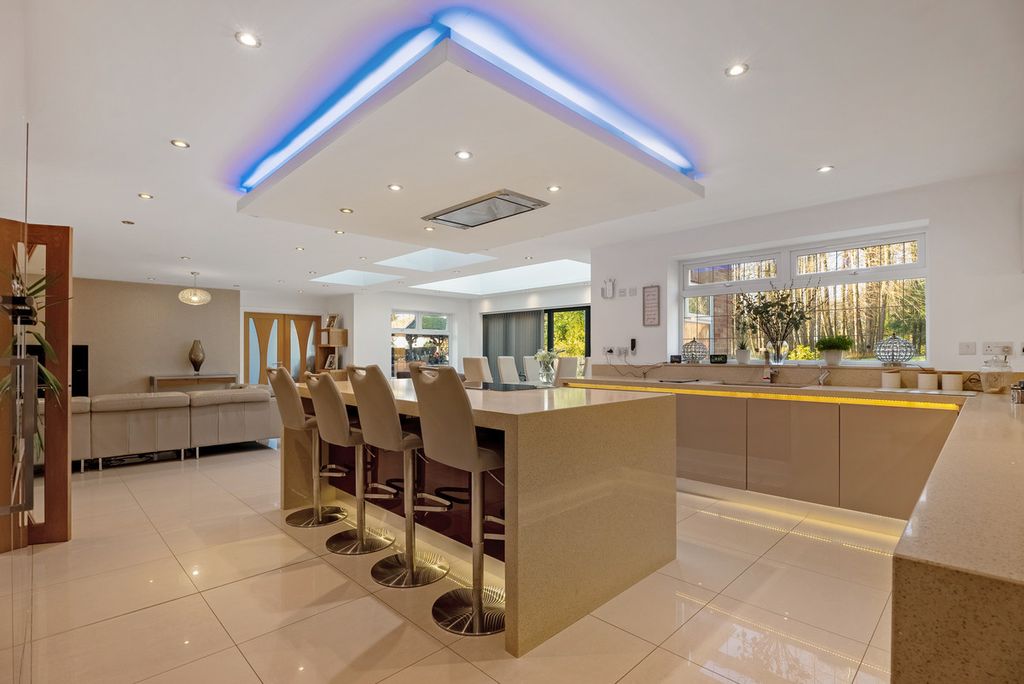 Additional image 5 of 6 bed detached house for salePine Grove, Brookmans Park AL9