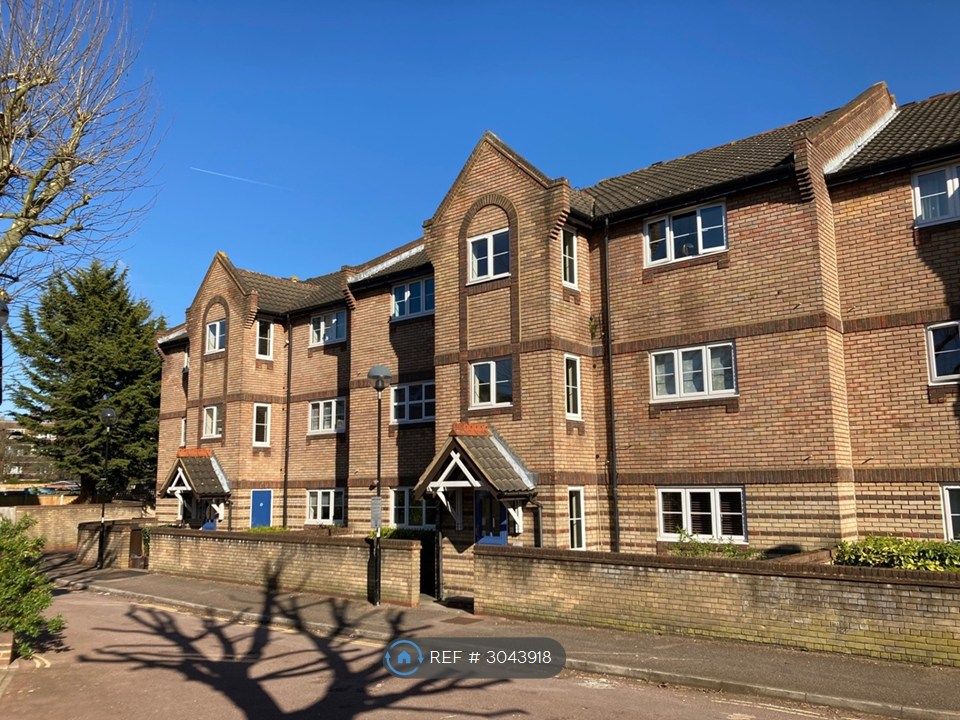 Property photo 1 of 15 Garden Flat Kiver Road