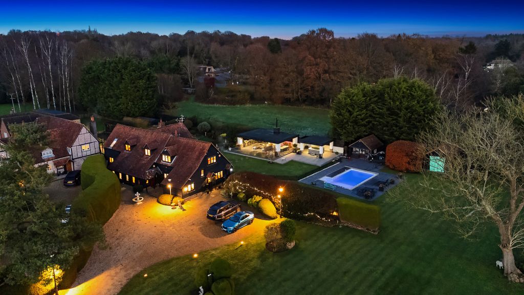 Property photo 2 of 42