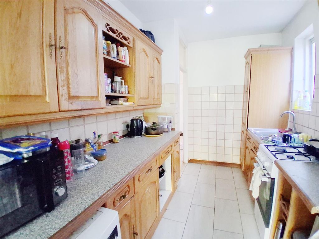 Property photo 3 of 9 2