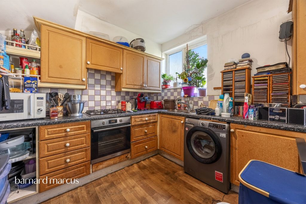 Property photo 2 of 14