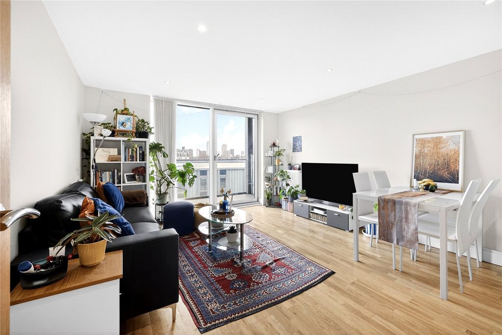 Property photo 1 of 18 Reception Room