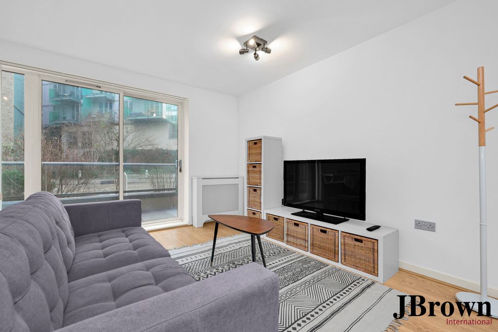 Property photo 3 of 12