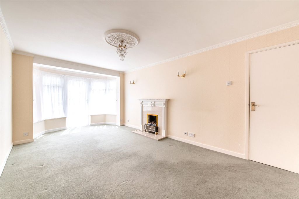 Property photo 3 of 26 Picture No. 23