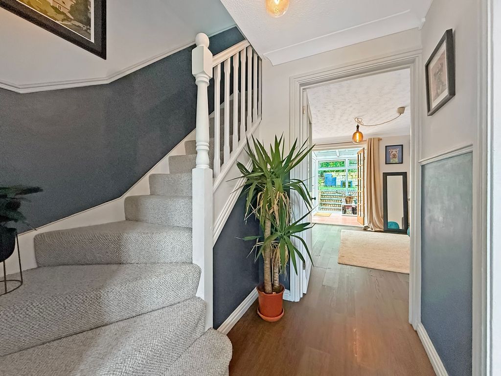 Property photo 3 of 31