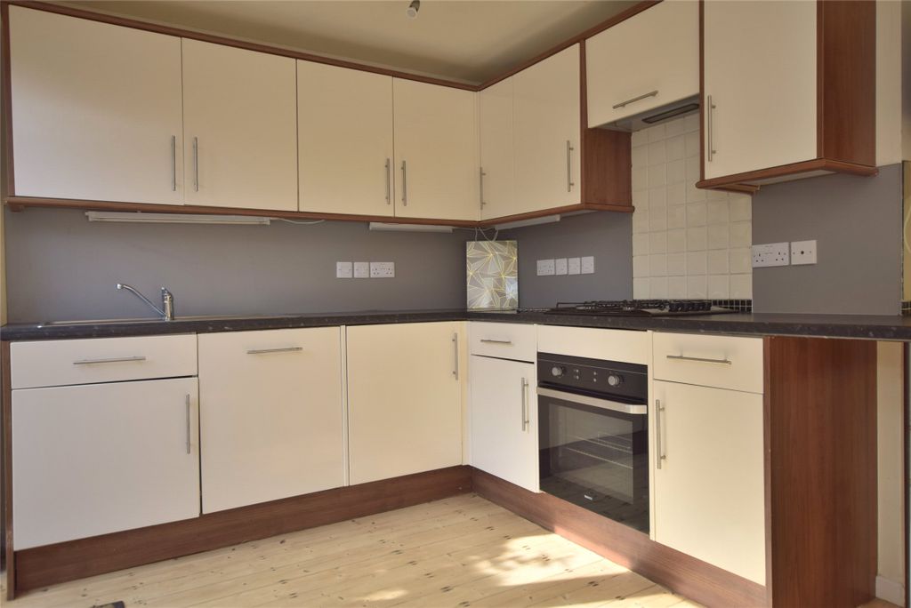 Property photo 2 of 17 Kitchen