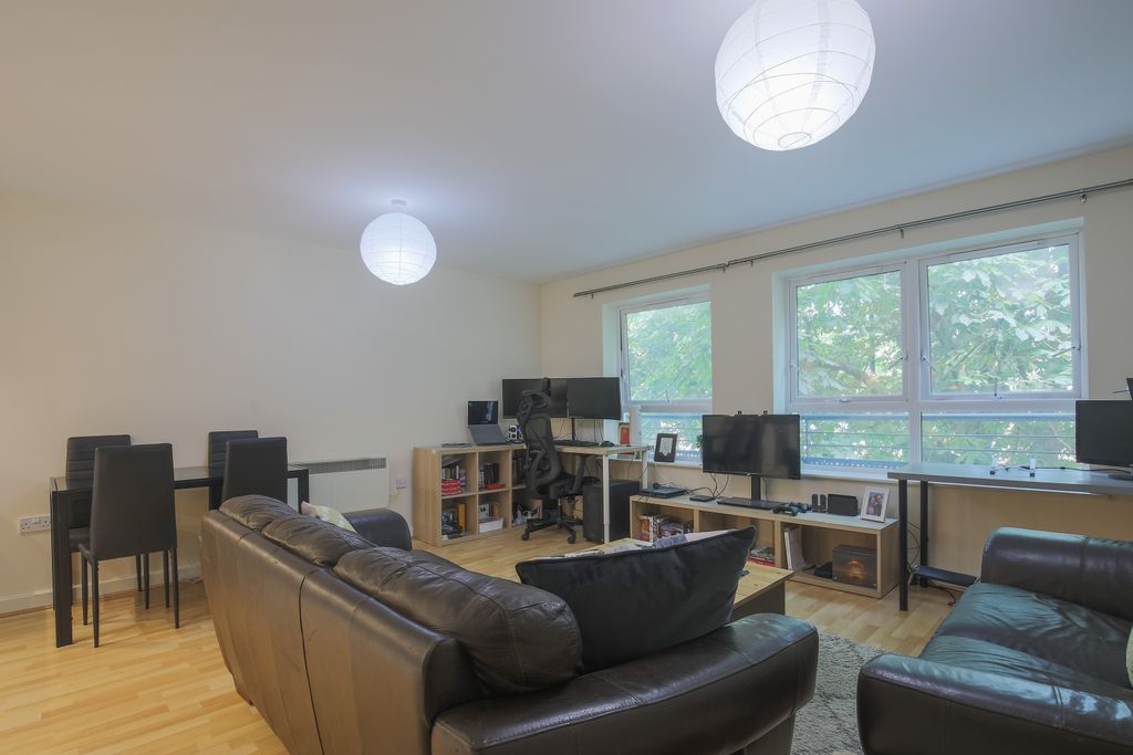 Property photo 2 of 11 Imgl7189