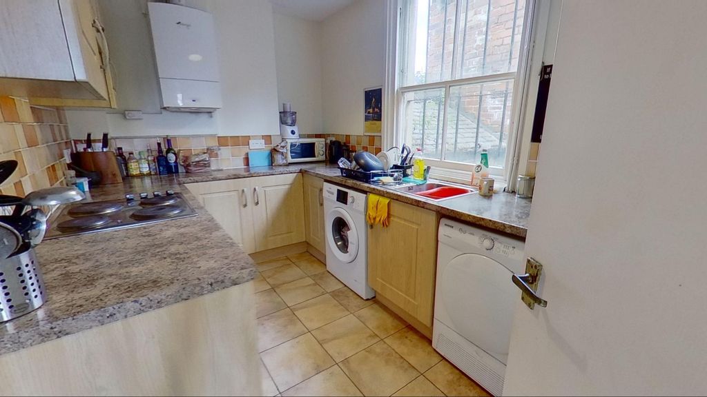 Property photo 3 of 12 Meanwood-Road-06102021091927-1.Jpg