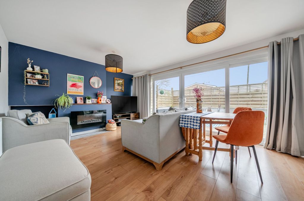 Property photo 3 of 23