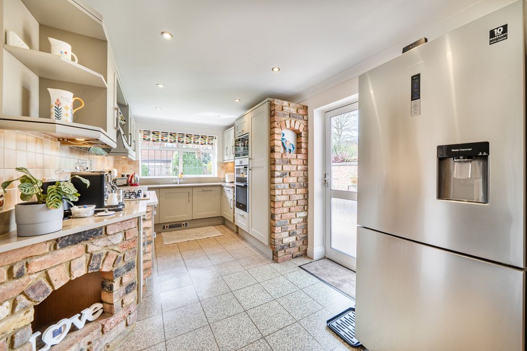 Property photo 2 of 22 1437682-6-69d7991...