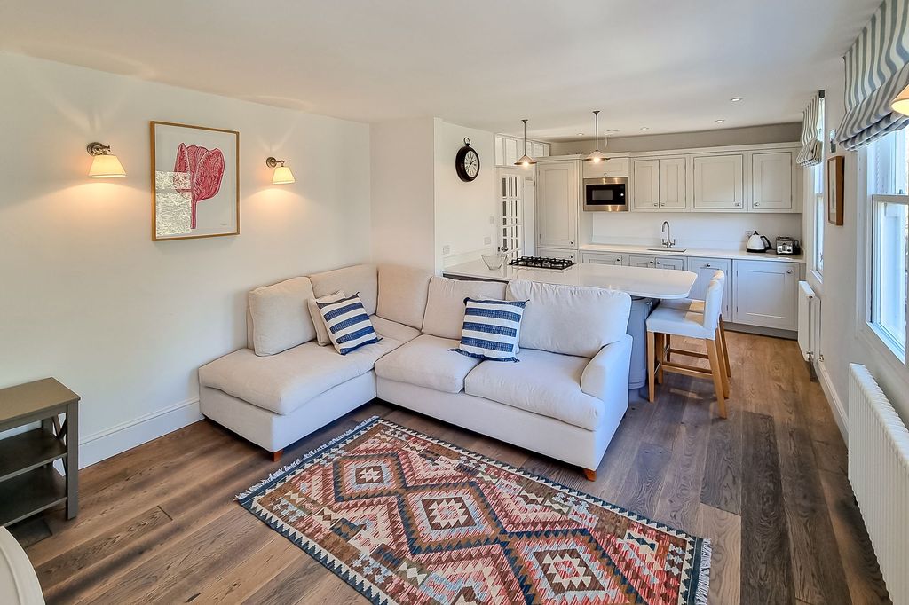 Property photo 3 of 22