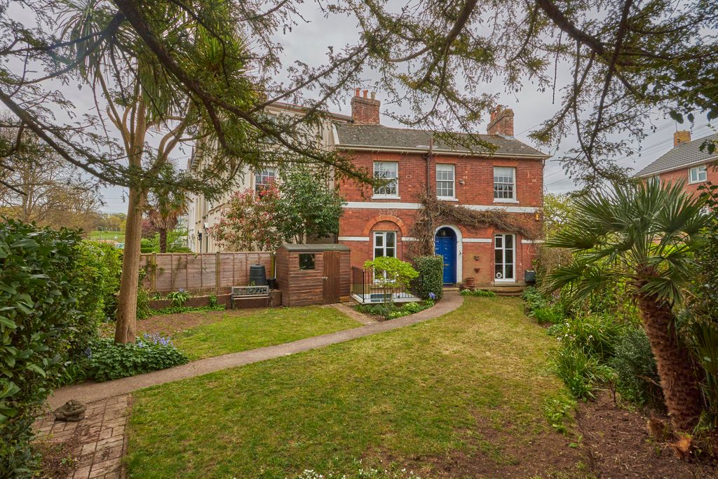 Property photo 1 of 19 Front