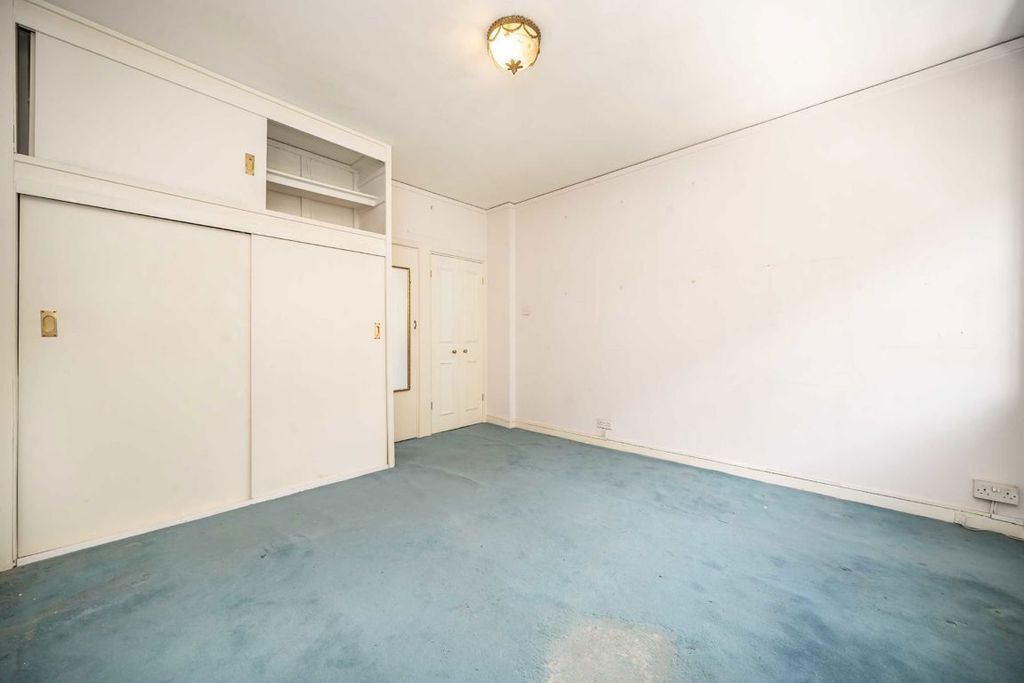 Property photo 3 of 4