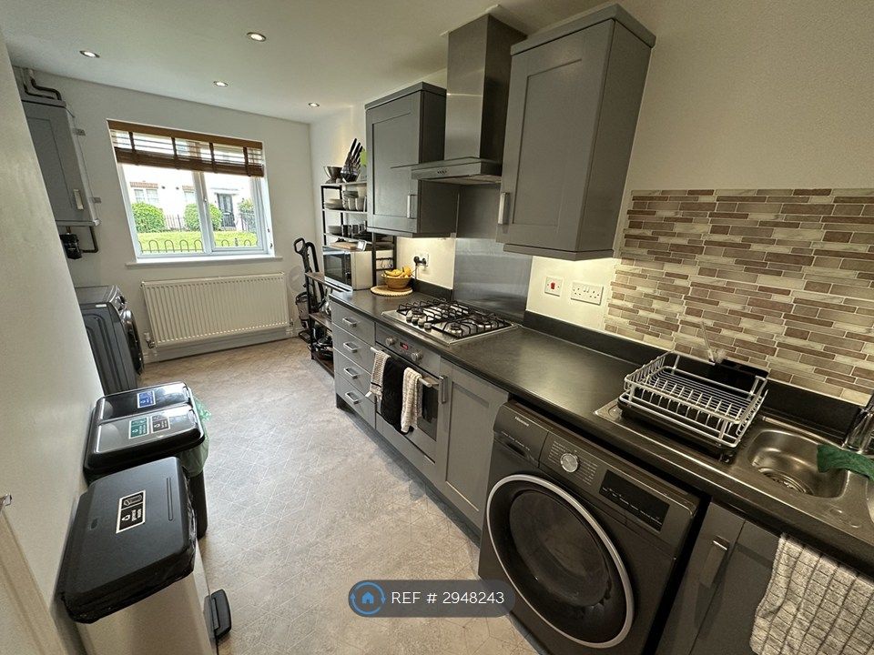 Property photo 3 of 22 Kitchen