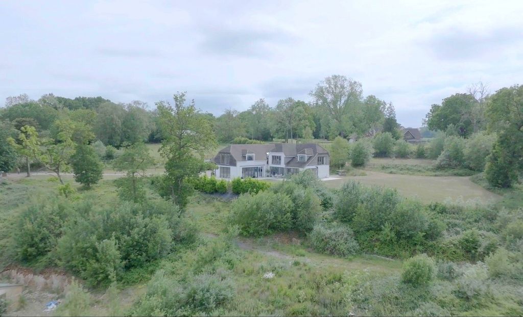 Property photo 1 of 15 Photograph 1
