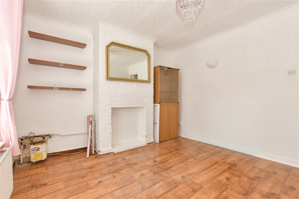 Property photo 3 of 10 Lounge