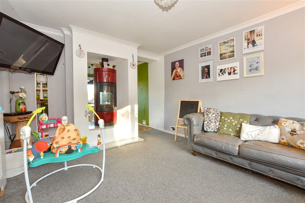 Property photo 3 of 12 Lounge