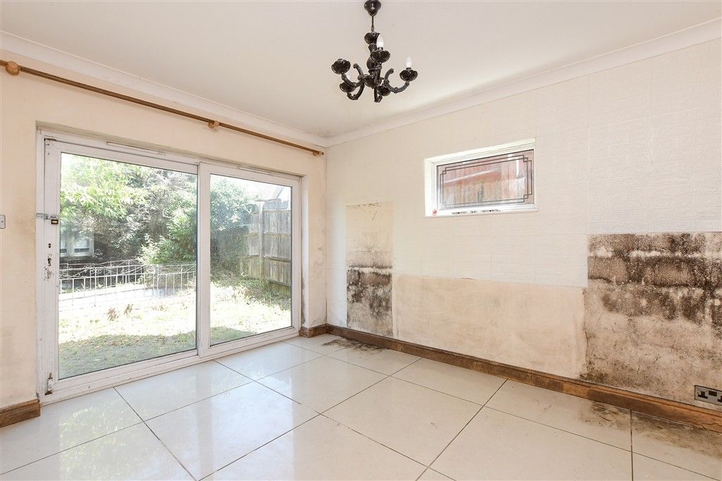 Property photo 3 of 16 Dining Area