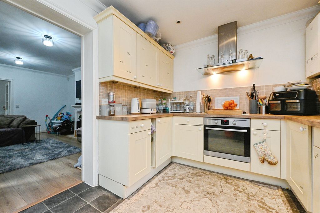 Property photo 3 of 17