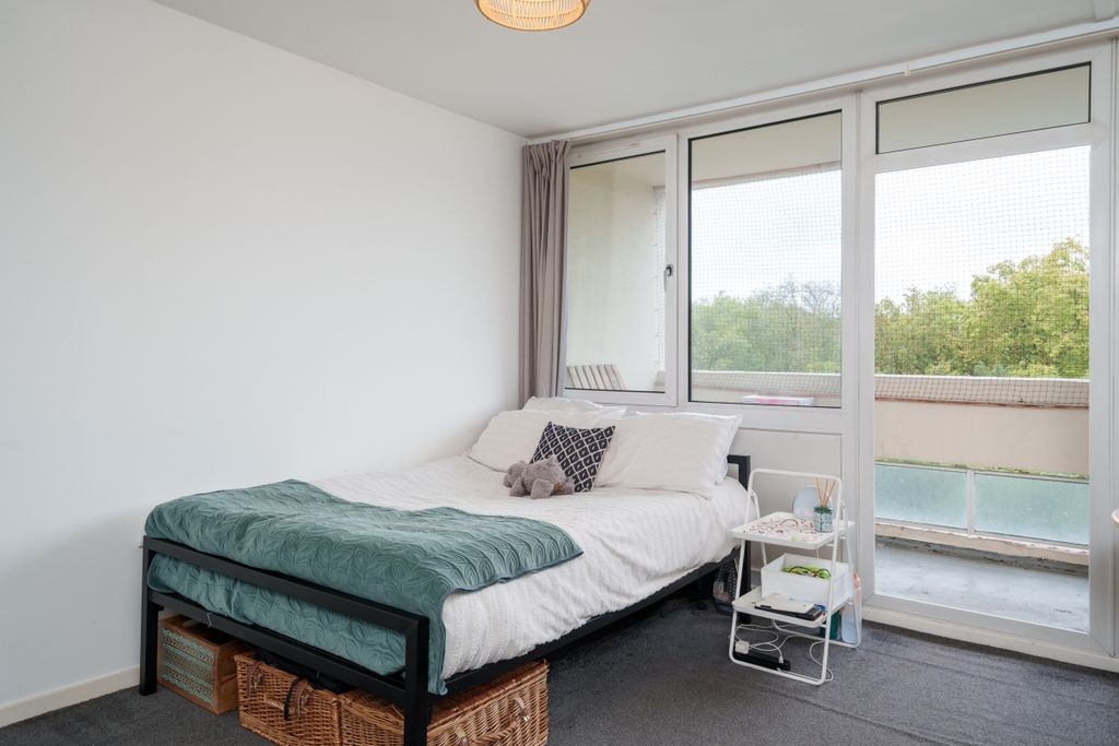 Property photo 3 of 9 Canterbury House ...
