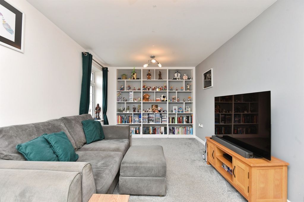 Property photo 2 of 15