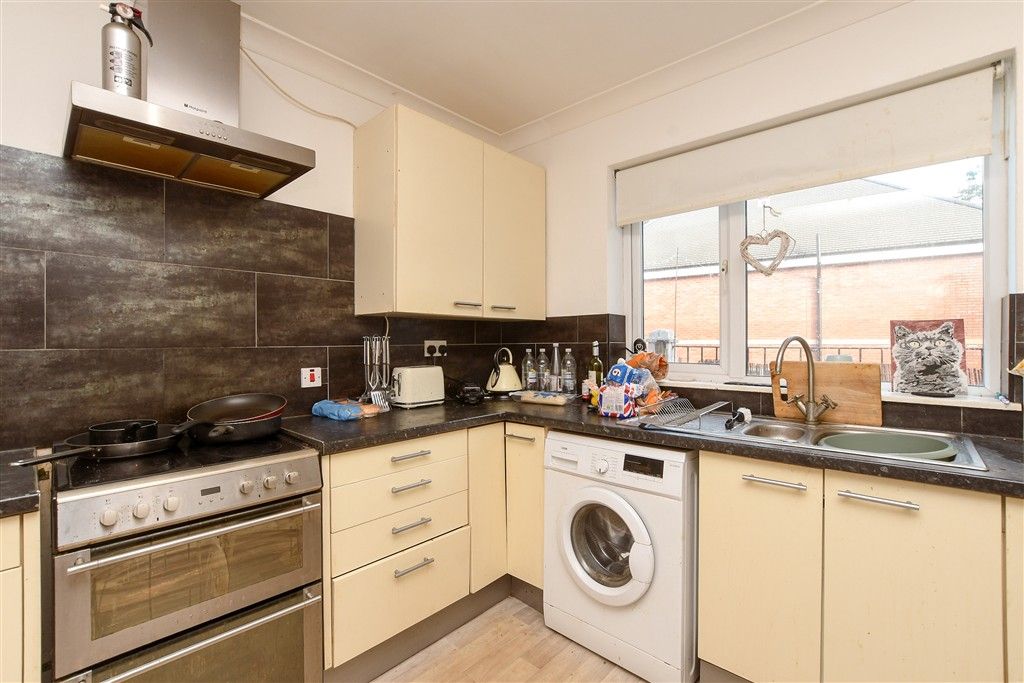 Property photo 3 of 6 Kitchen/Diner