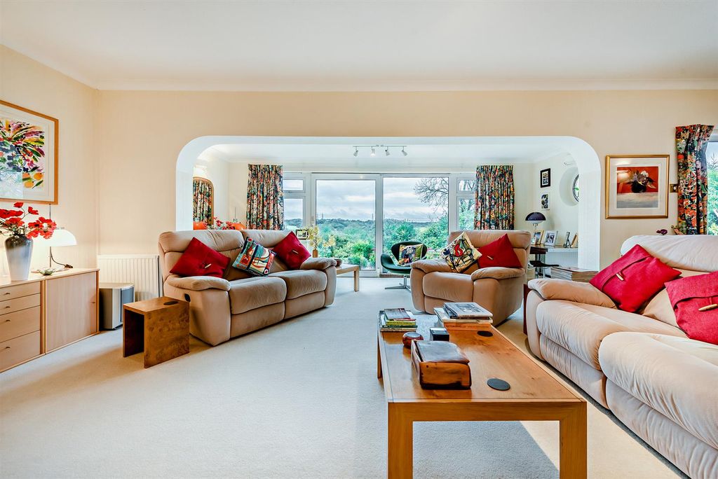 Property photo 3 of 38 8574892-Interior23-800.Jpg