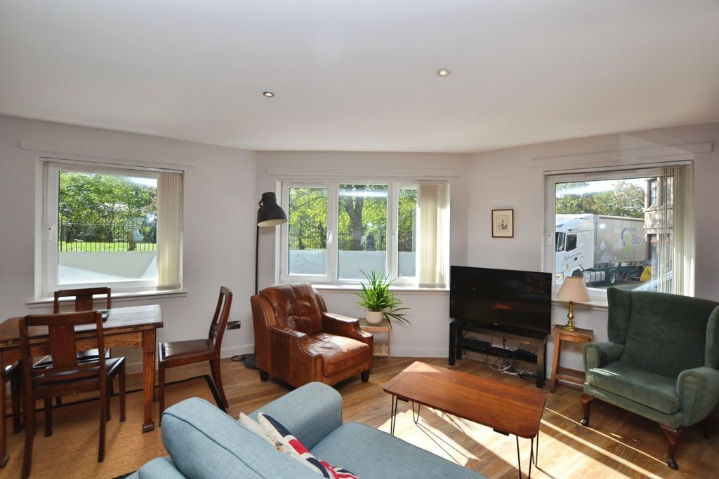 Property photo 2 of 26