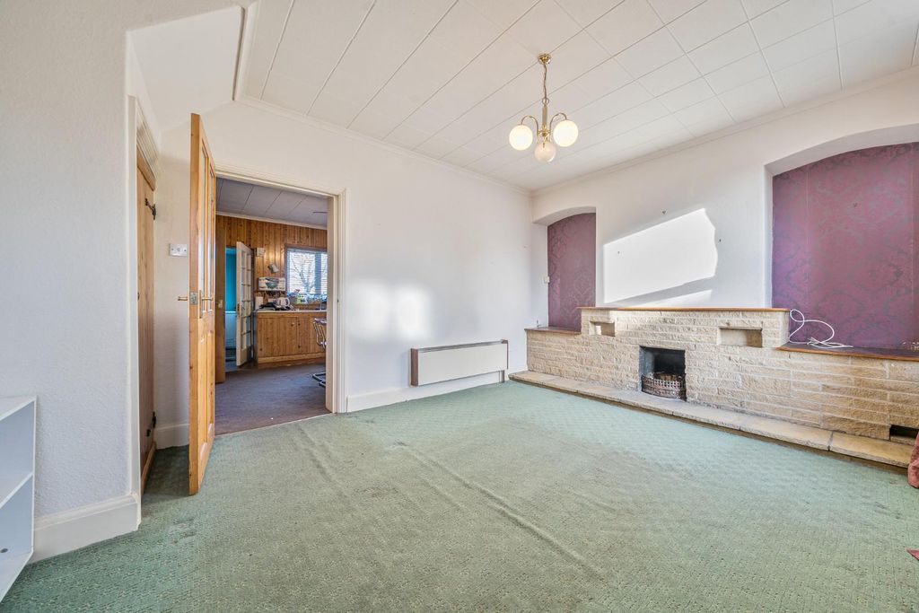 Property photo 3 of 16 Lounge.Jpg