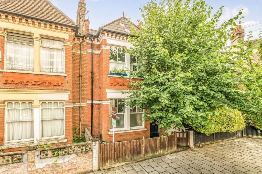 Property photo 1 of 8