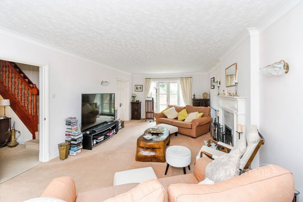 Property photo 2 of 16 Pbox-Img.Jpg
