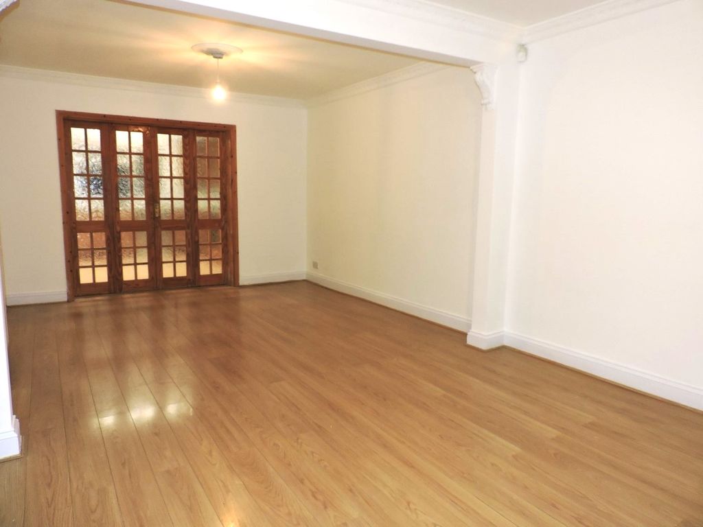 Property photo 3 of 28