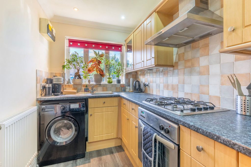 Property photo 2 of 26