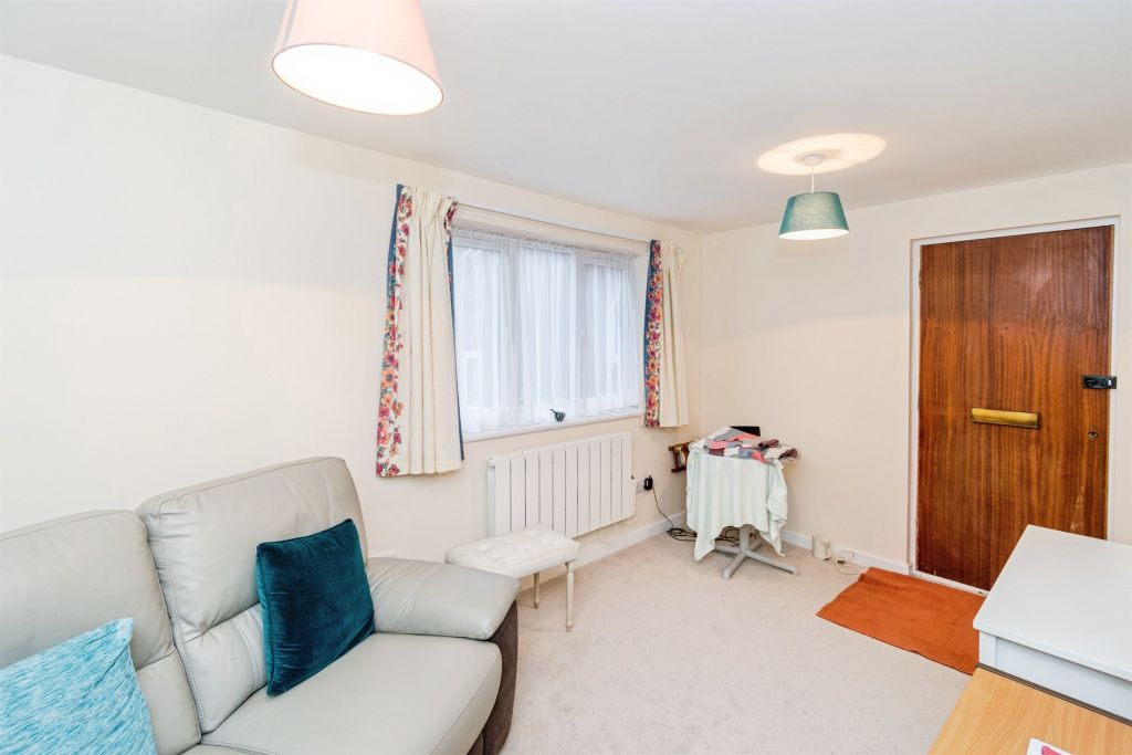 Property photo 3 of 11