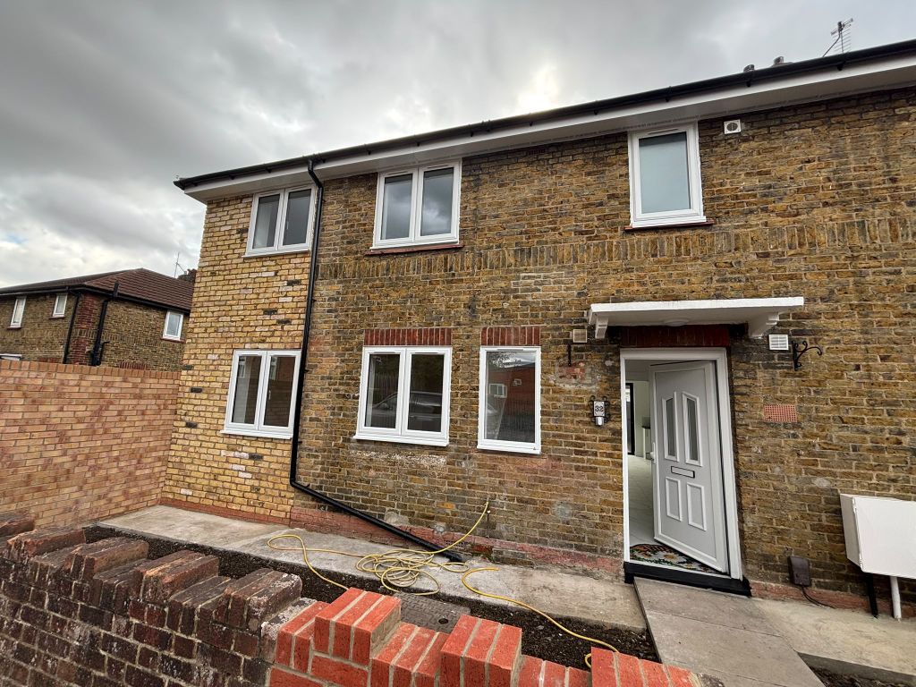 Property photo 1 of 32