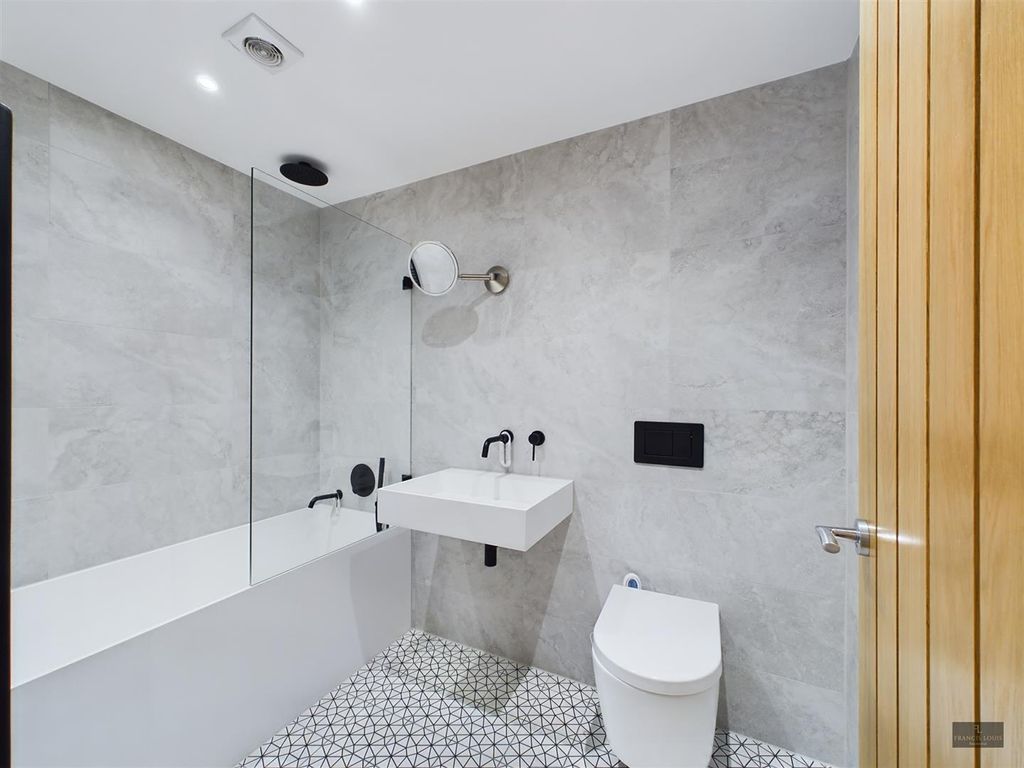 Additional image 5 of 2 bed flat for saleFlat 1 Barnfield Road, Exeter EX1